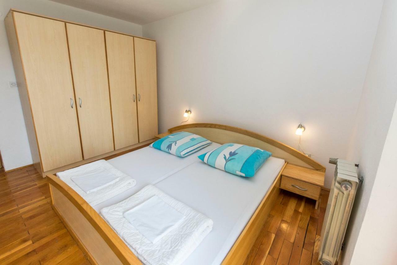 Apartments Jelka Примоштен Экстерьер фото