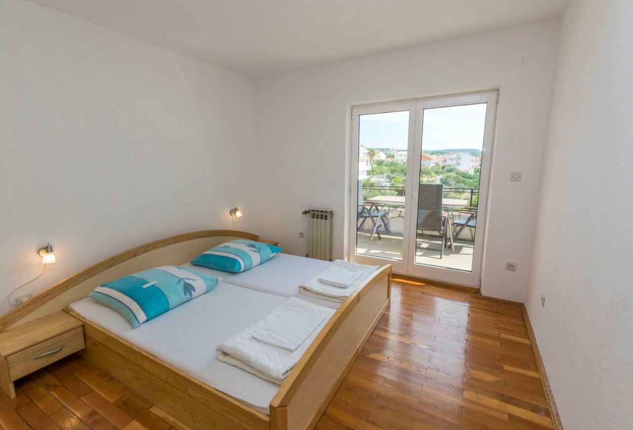 Apartments Jelka Примоштен Экстерьер фото